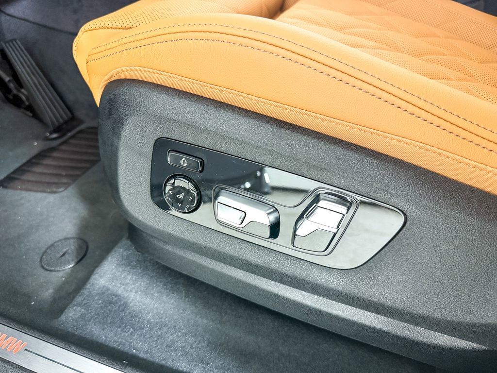 Thumbnail: 2026 BMW X7 - 37