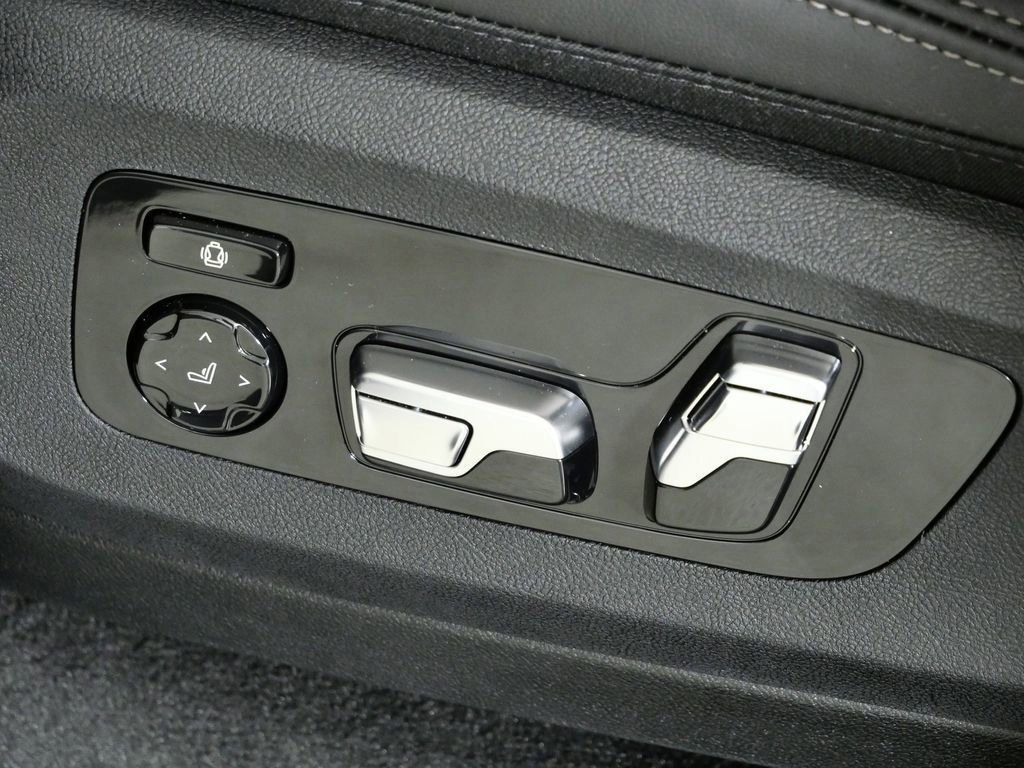 Thumbnail: 2026 BMW X7 - 43