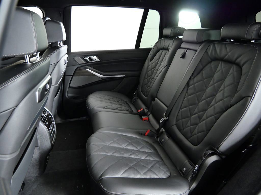 Thumbnail: 2026 BMW X7 - 38