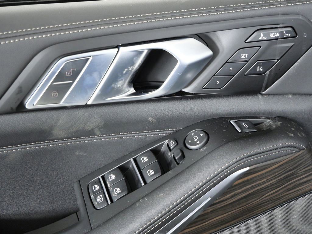 Thumbnail: 2026 BMW X7 - 42