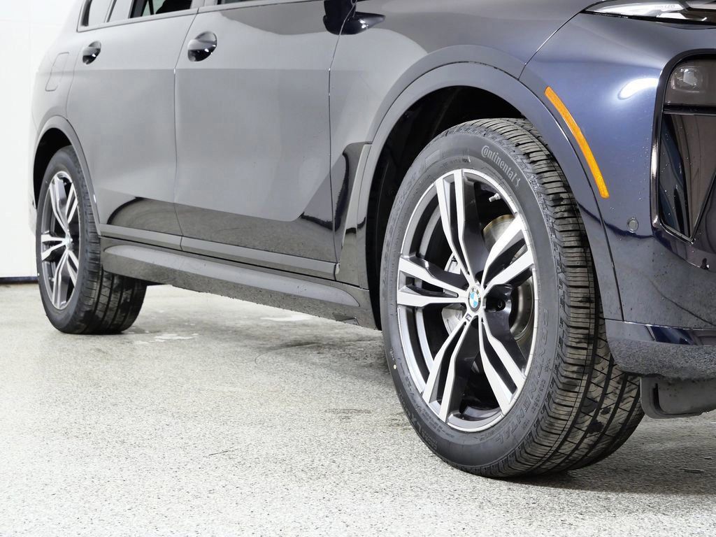 Thumbnail: 2026 BMW X7 - 8