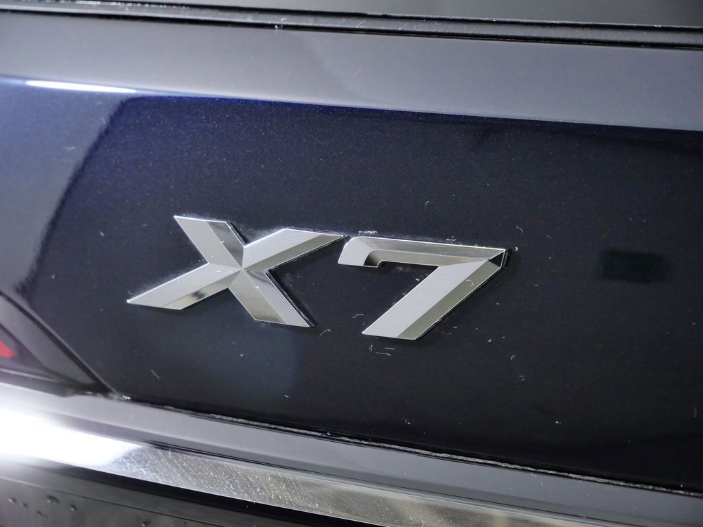 Thumbnail: 2026 BMW X7 - 23