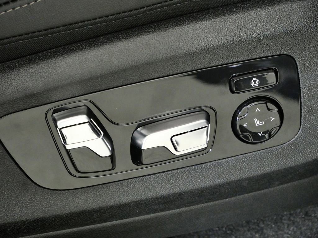Thumbnail: 2026 BMW X7 - 29
