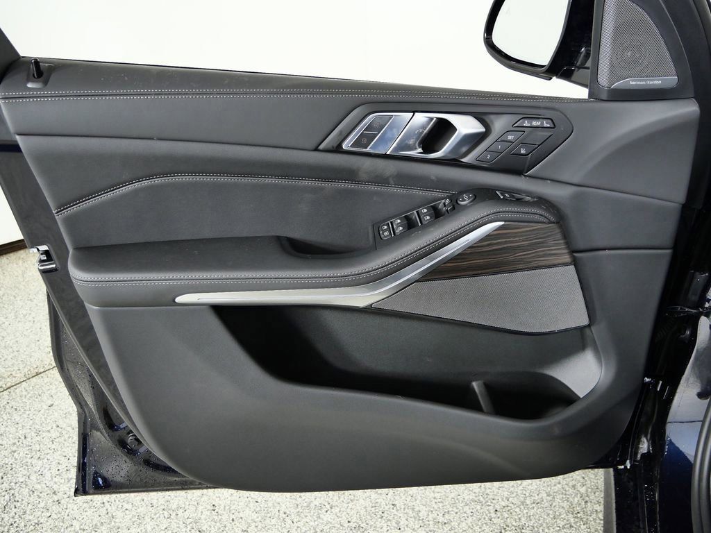 Thumbnail: 2026 BMW X7 - 39