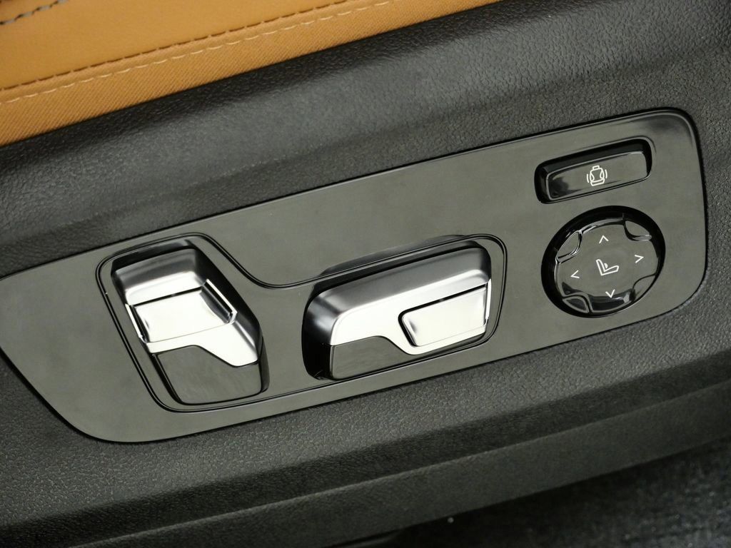 Thumbnail: 2026 BMW X7 - 27