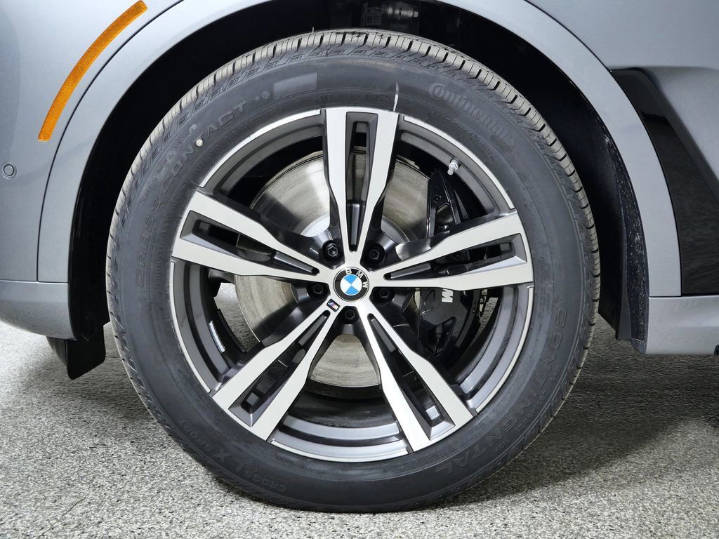 Thumbnail: 2026 BMW X7 - 24
