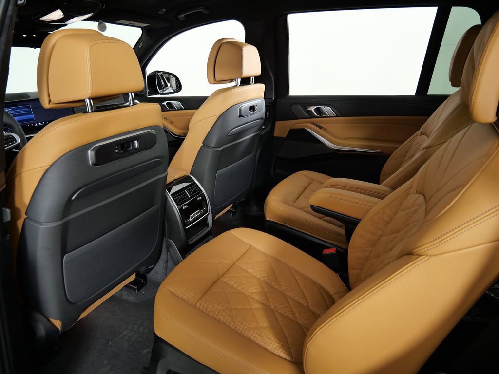 Thumbnail: 2026 BMW X7 - 38