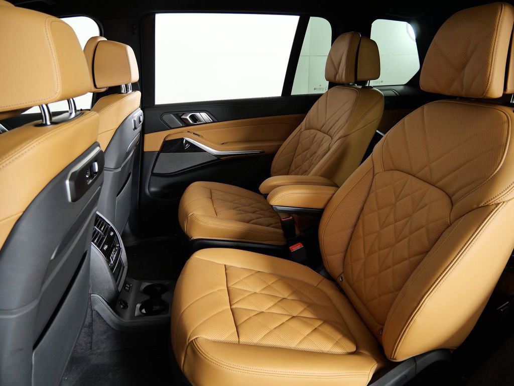 Thumbnail: 2026 BMW X7 - 39