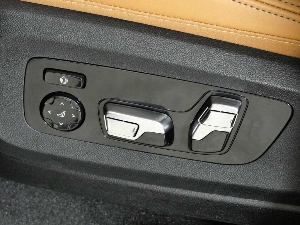 Thumbnail: 2026 BMW X7 - 44