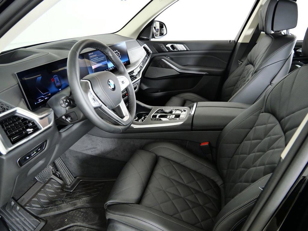 Thumbnail: 2026 BMW X7 - 41