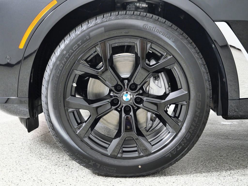 Thumbnail: 2026 BMW X7 - 27