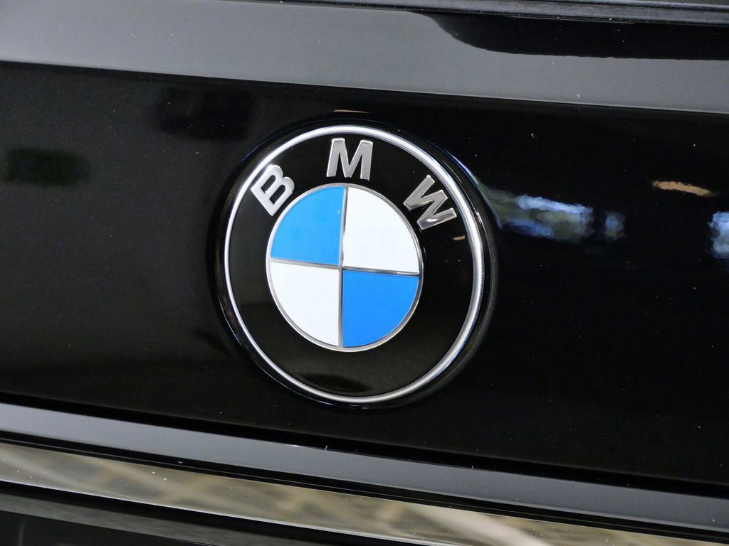 Thumbnail: 2026 BMW X7 - 22