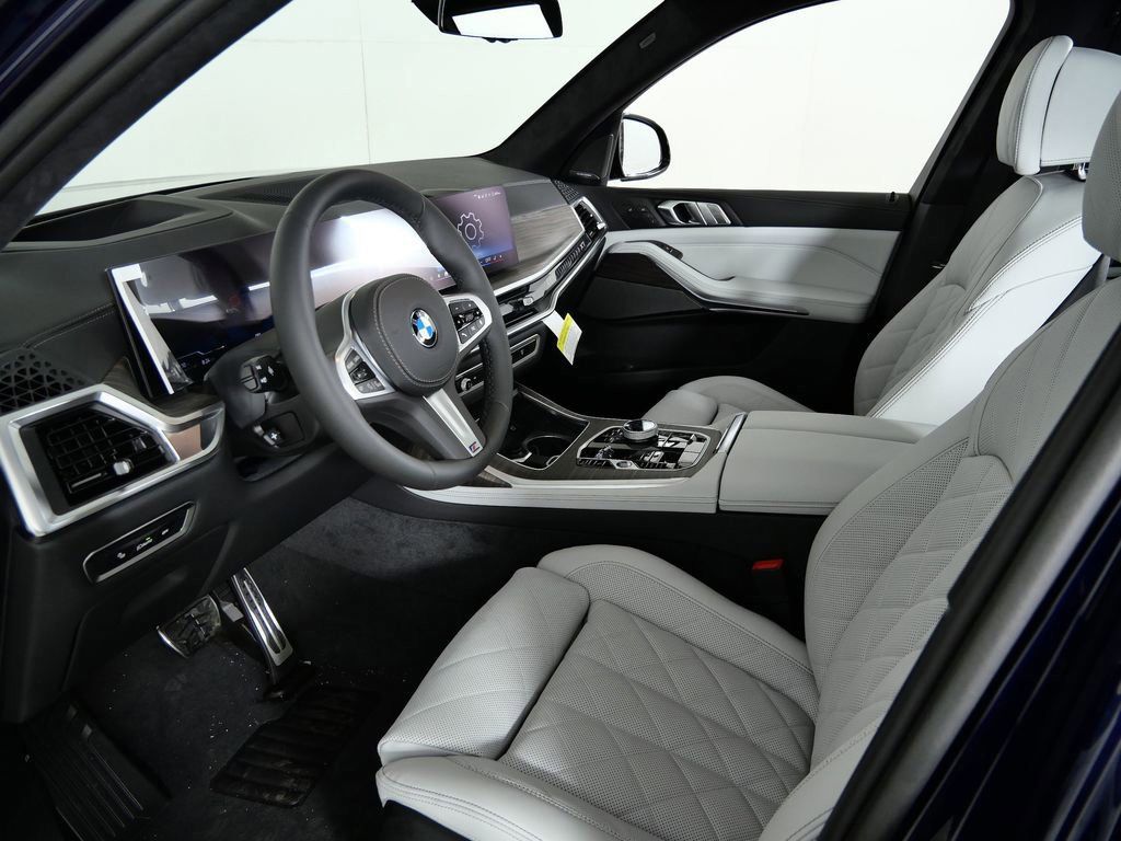 Thumbnail: 2026 BMW X7 - 40