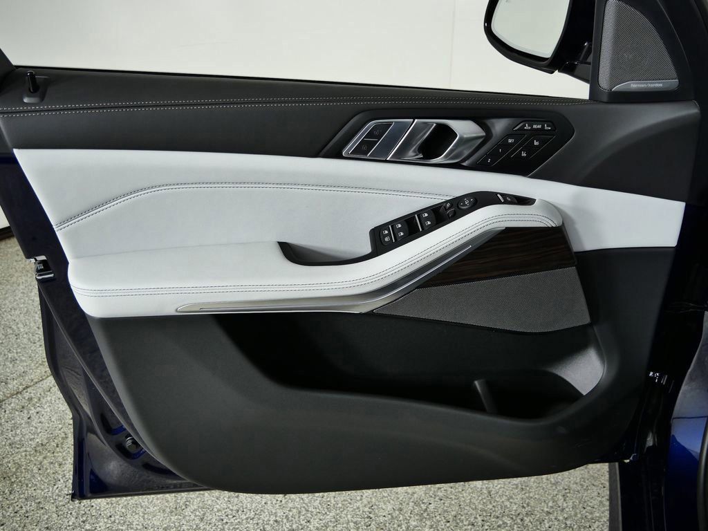 Thumbnail: 2026 BMW X7 - 39