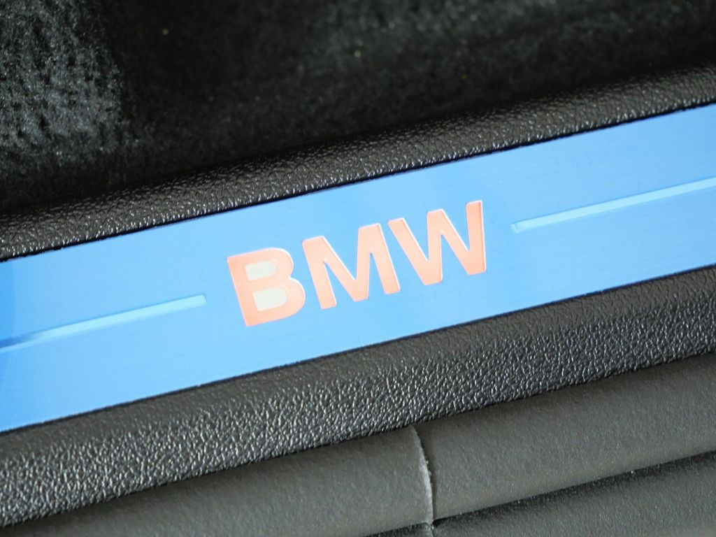 Thumbnail: 2027 BMW X7 - 17
