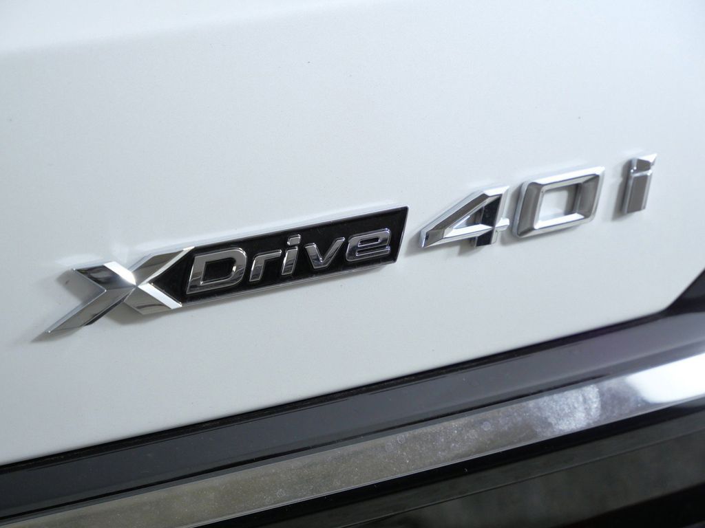 Thumbnail: 2027 BMW X7 - 23