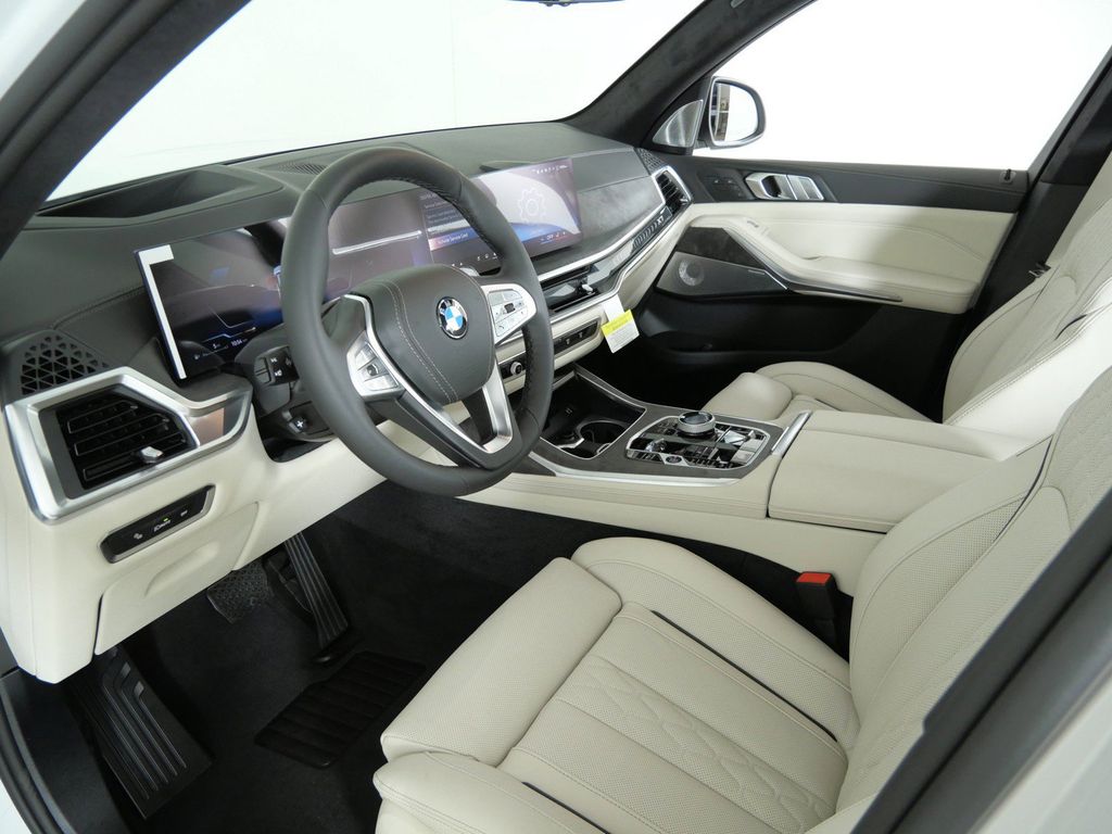 Thumbnail: 2027 BMW X7 - 42