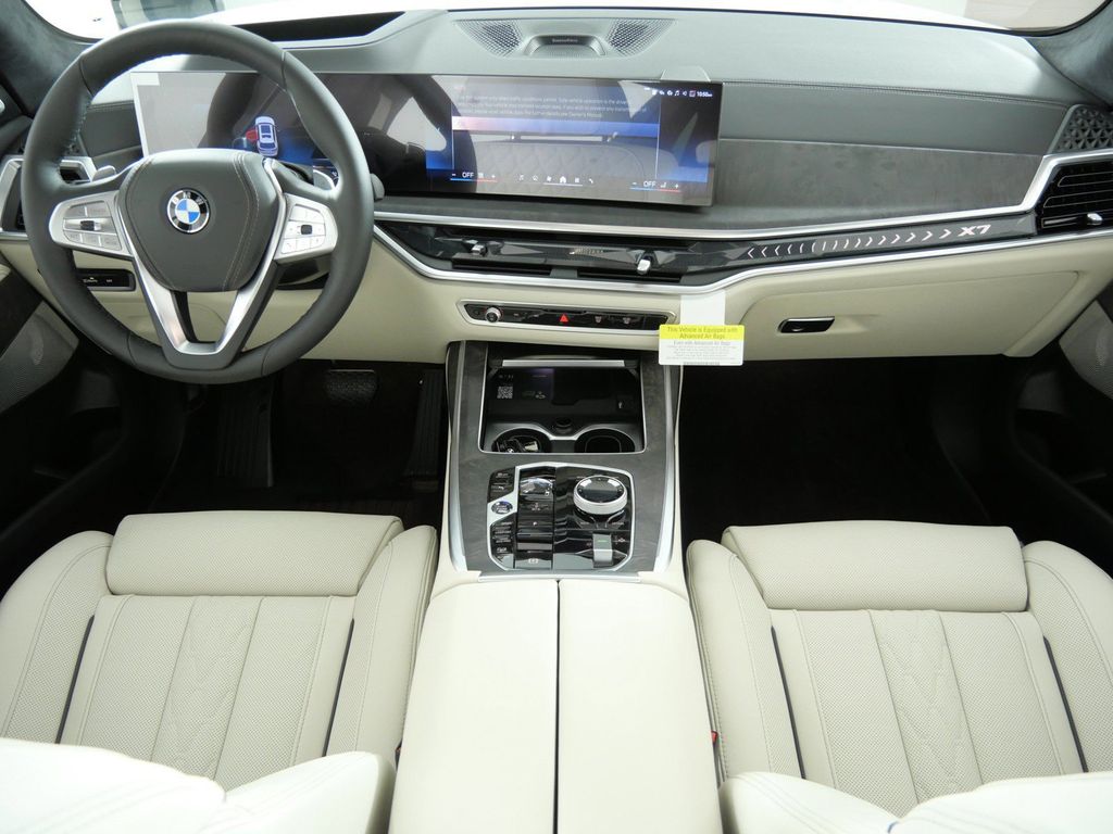 Thumbnail: 2027 BMW X7 - 2