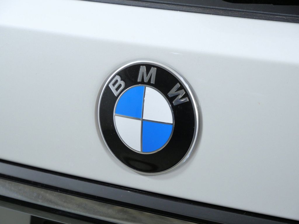 Thumbnail: 2027 BMW X7 - 22