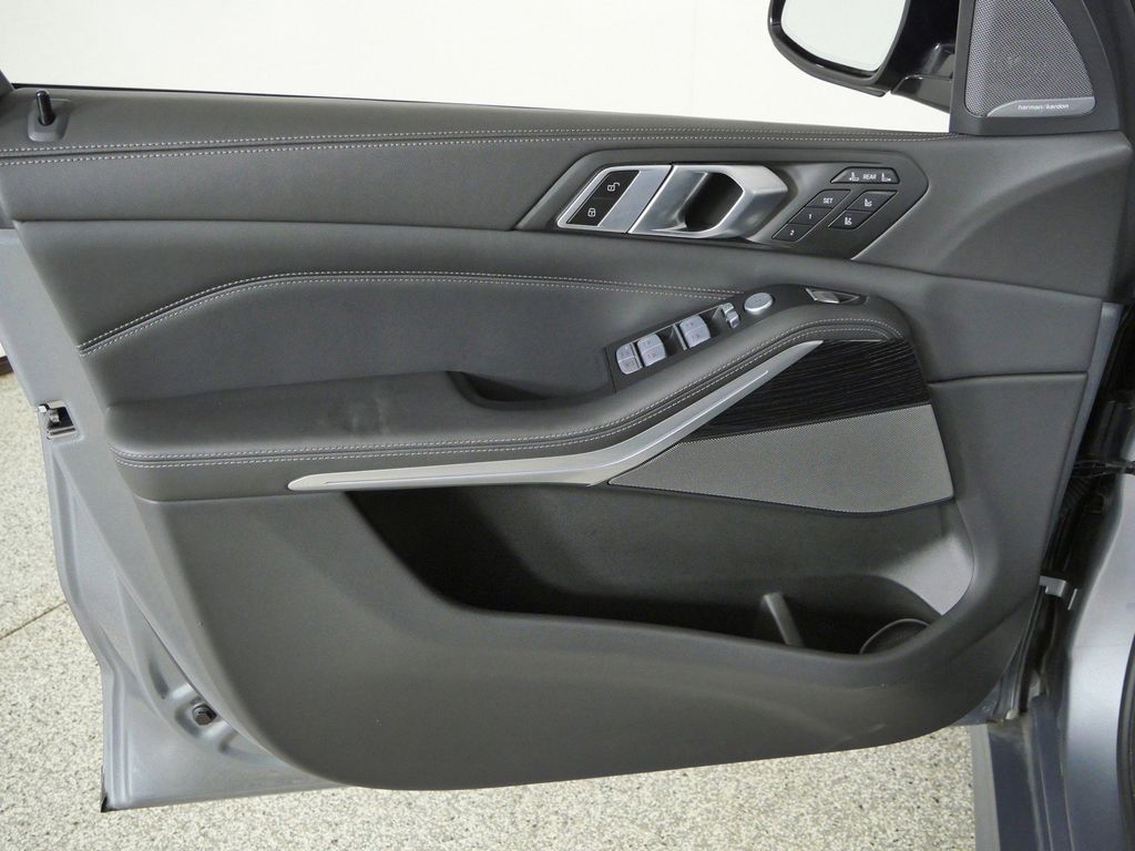 Thumbnail: 2023 BMW X7 - 42