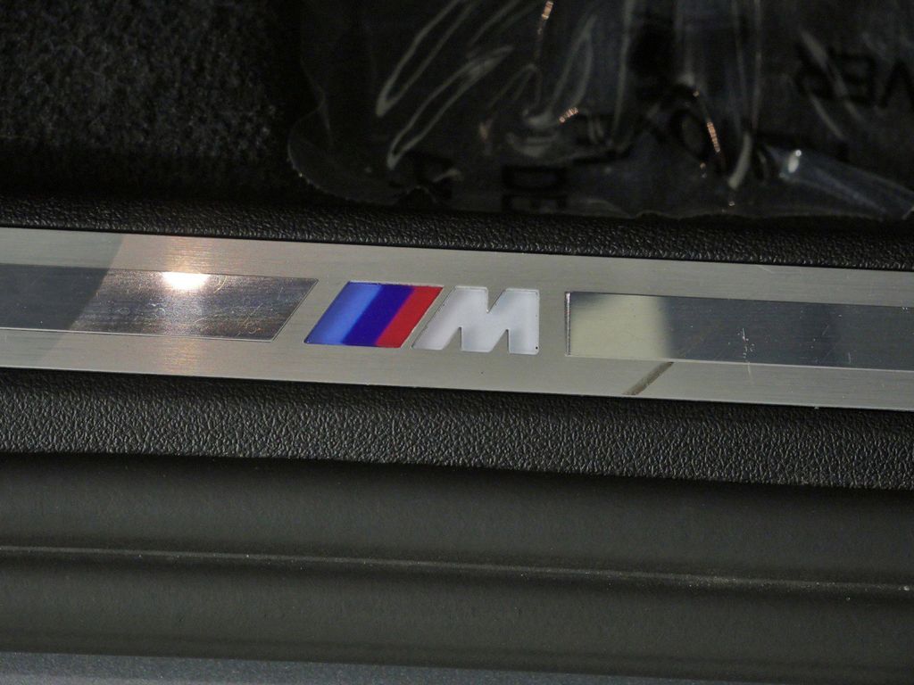 Thumbnail: 2023 BMW X7 - 31