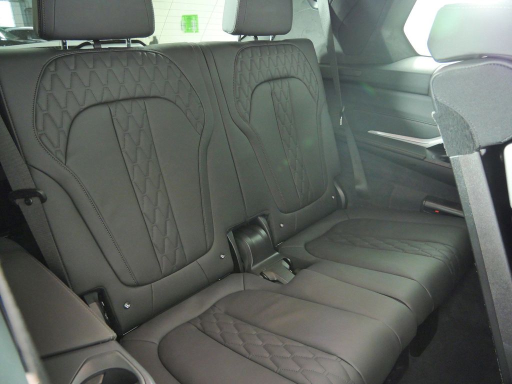 Thumbnail: 2023 BMW X7 - 36