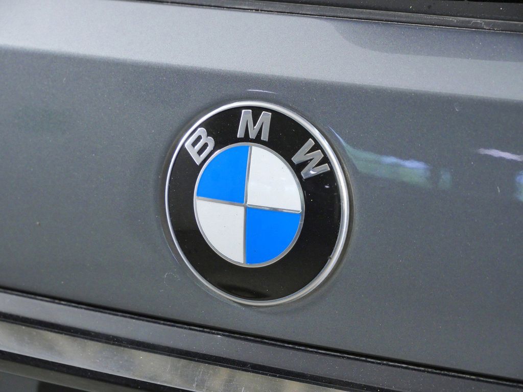 Thumbnail: 2023 BMW X7 - 7