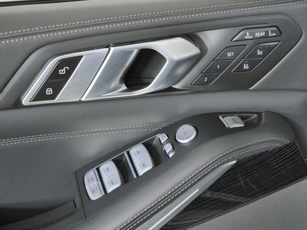 Thumbnail: 2023 BMW X7 - 45