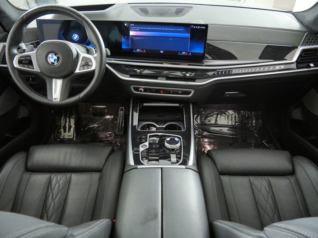 Thumbnail: 2023 BMW X7 - 2
