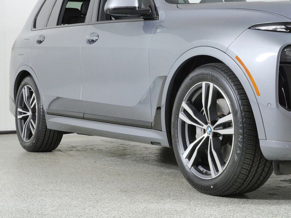 Thumbnail: 2023 BMW X7 - 8