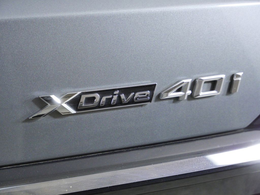 Thumbnail: 2023 BMW X7 - 23