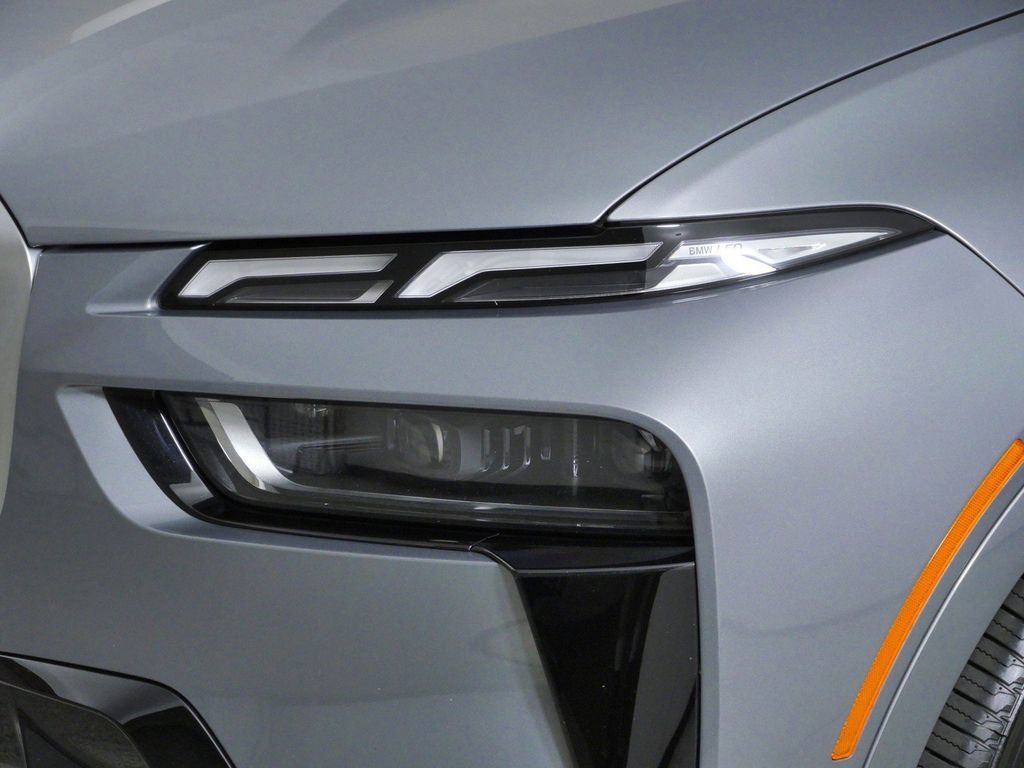 Thumbnail: 2023 BMW X7 - 17