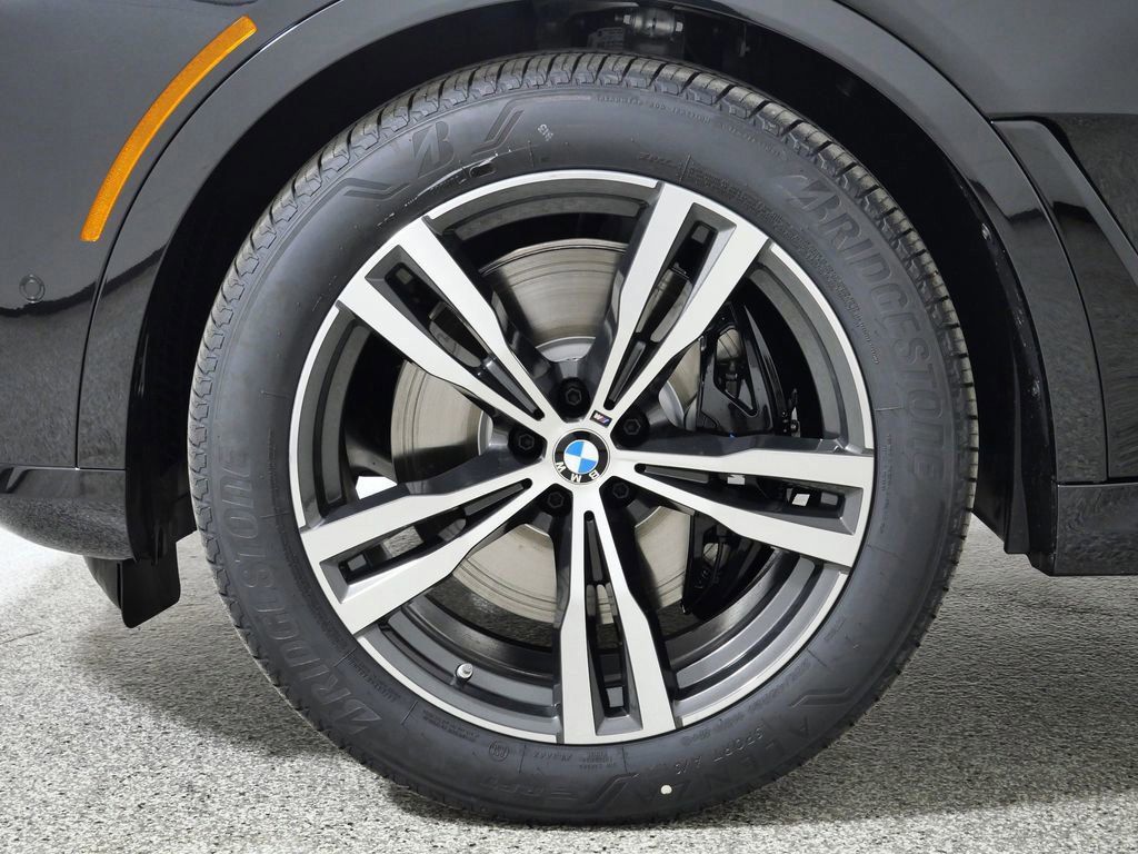 Thumbnail: 2026 BMW X7 - 23