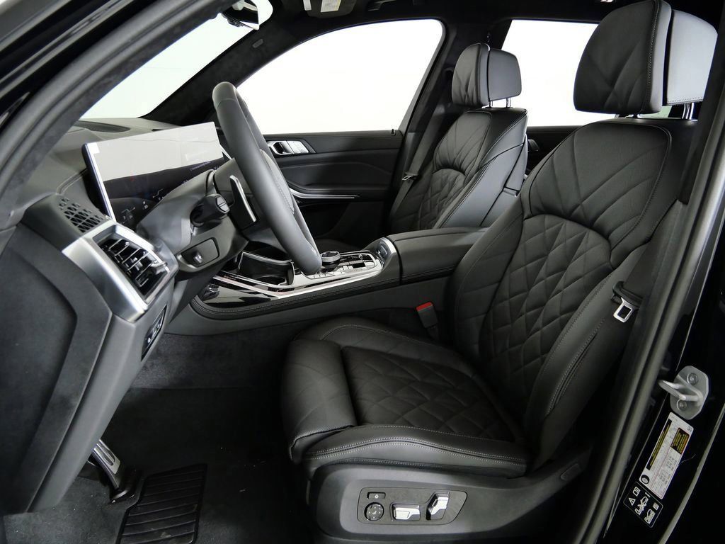 Thumbnail: 2026 BMW X7 - 38