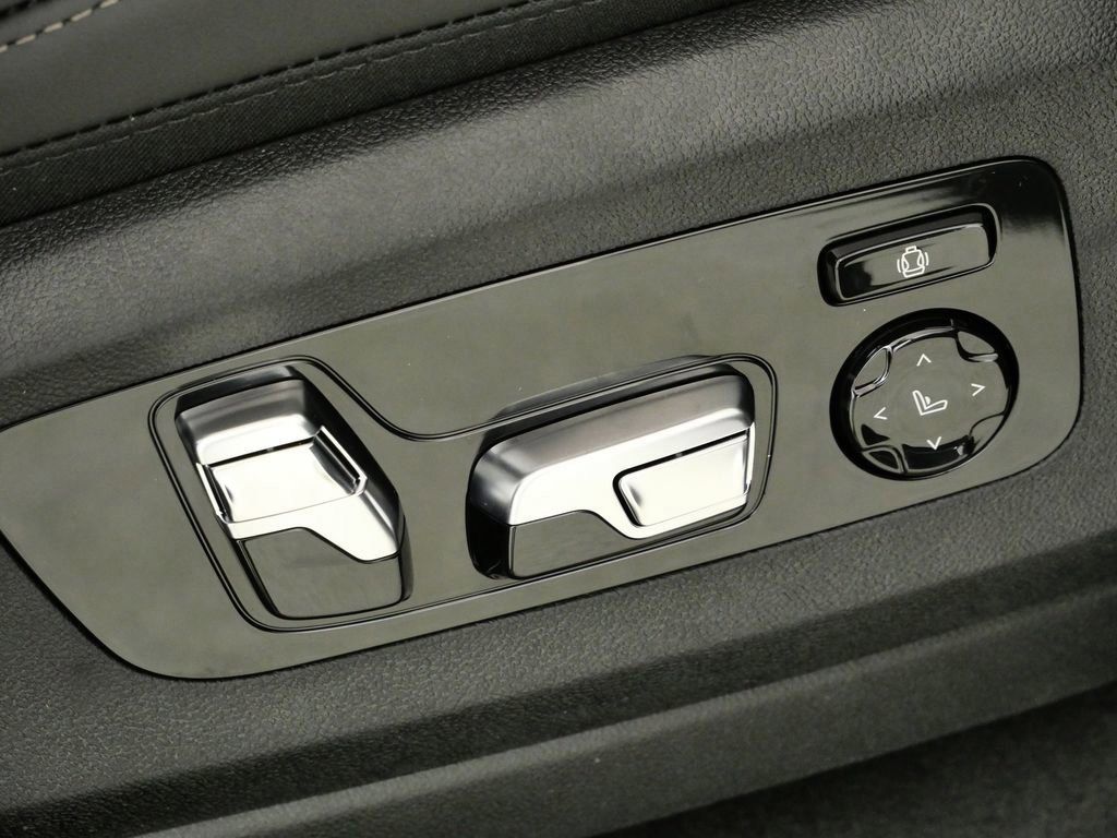 Thumbnail: 2026 BMW X7 - 26