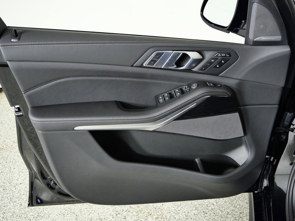Thumbnail: 2026 BMW X7 - 36