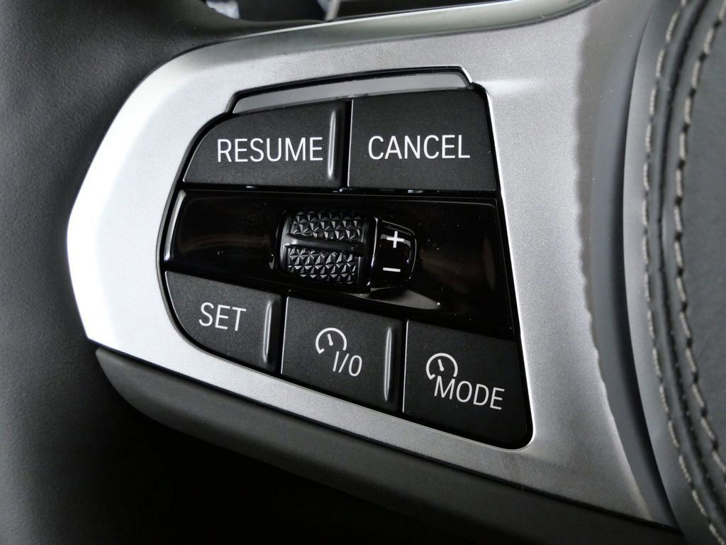 Thumbnail: 2026 BMW X7 - 43