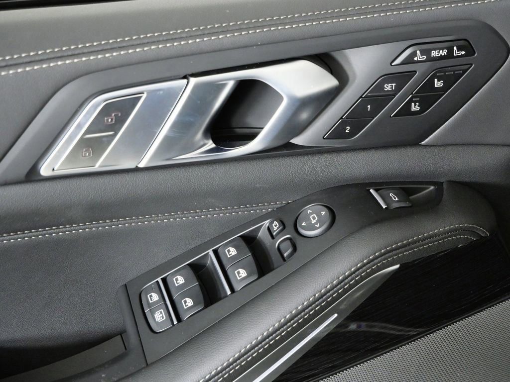 Thumbnail: 2026 BMW X7 - 39