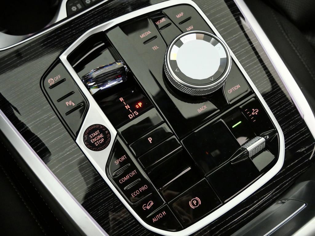 Thumbnail: 2026 BMW X7 - 49