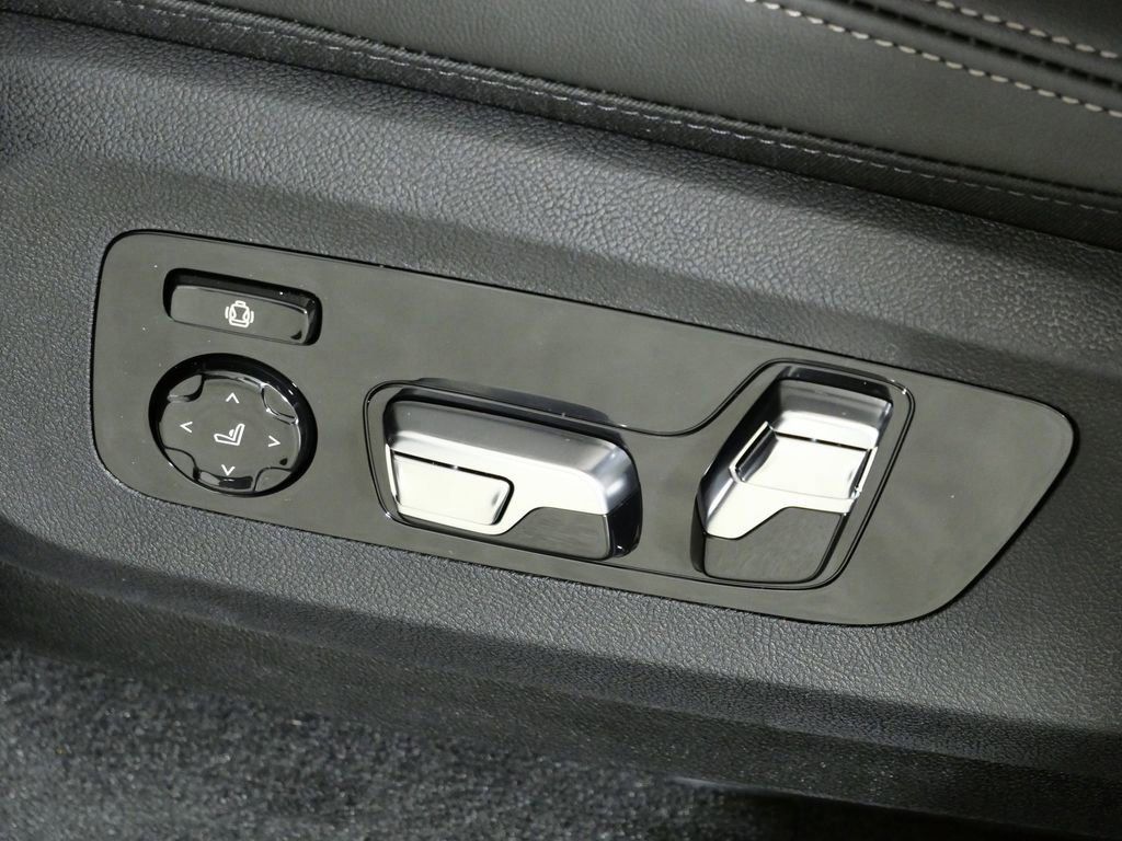 Thumbnail: 2026 BMW X7 - 41