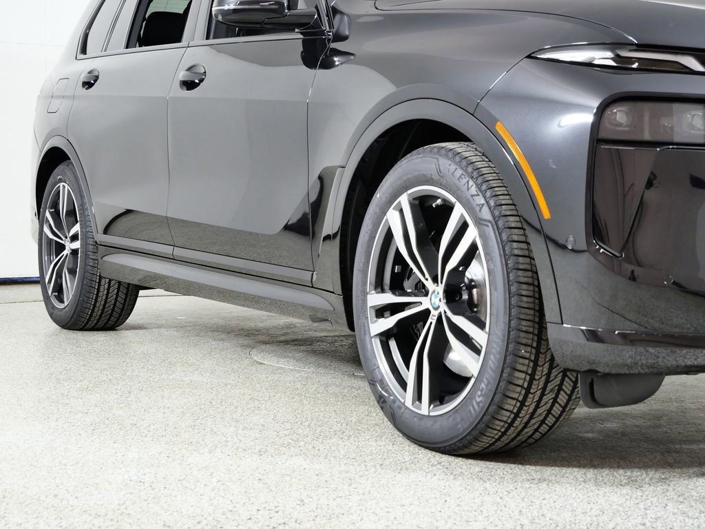 Thumbnail: 2026 BMW X7 - 8
