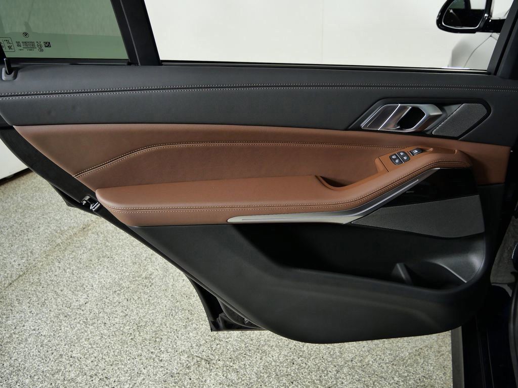 Thumbnail: 2026 BMW X7 - 36