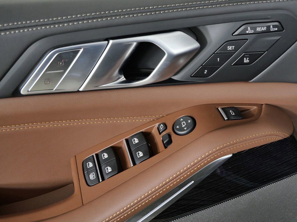 Thumbnail: 2026 BMW X7 - 42