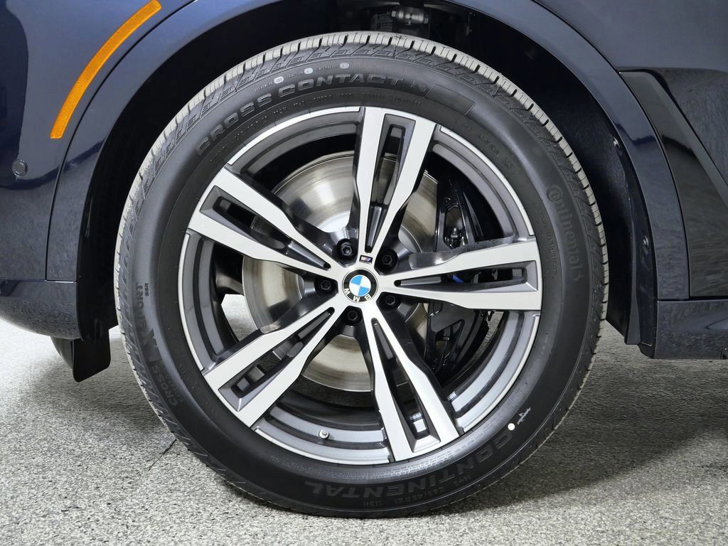 Thumbnail: 2026 BMW X7 - 25