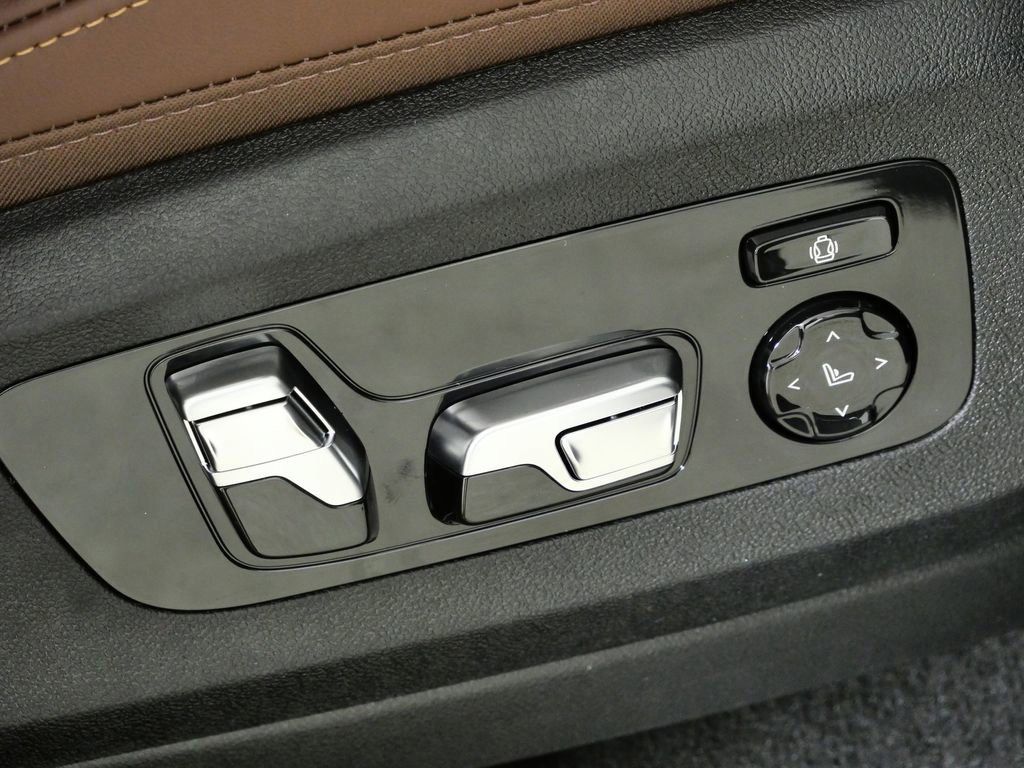 Thumbnail: 2026 BMW X7 - 28