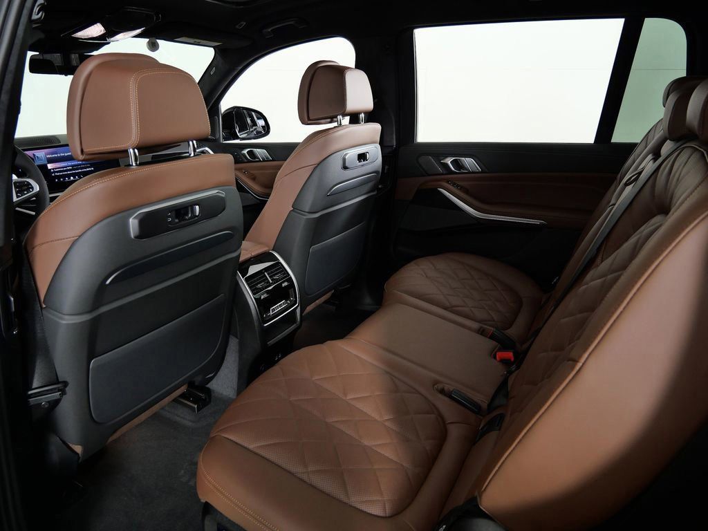 Thumbnail: 2026 BMW X7 - 37
