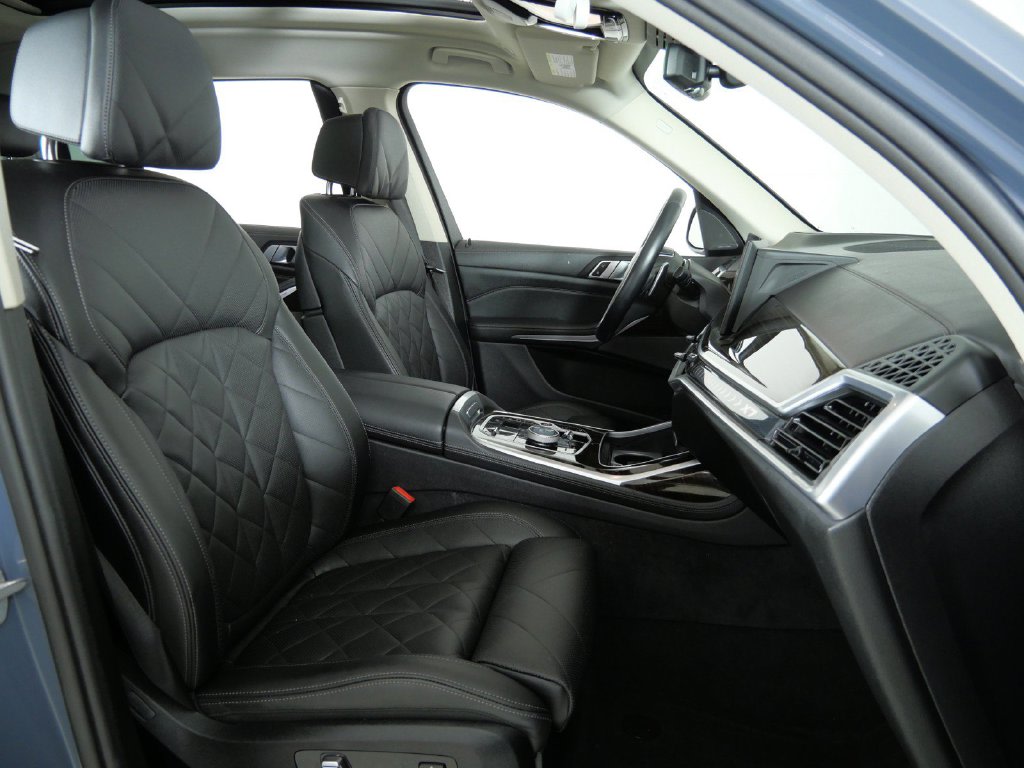 Thumbnail: 2024 BMW X7 - 11
