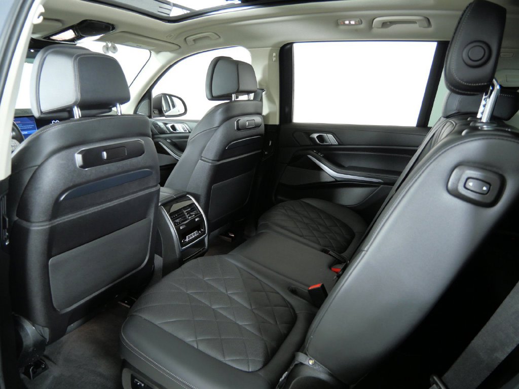 Thumbnail: 2024 BMW X7 - 40