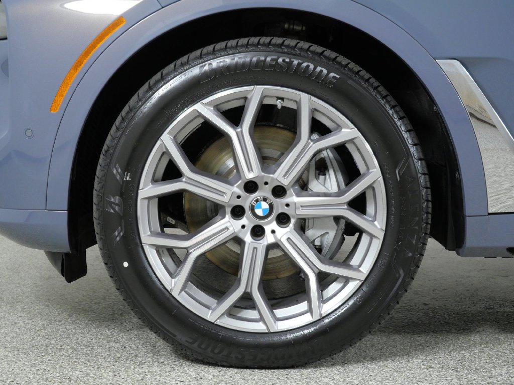 Thumbnail: 2024 BMW X7 - 27