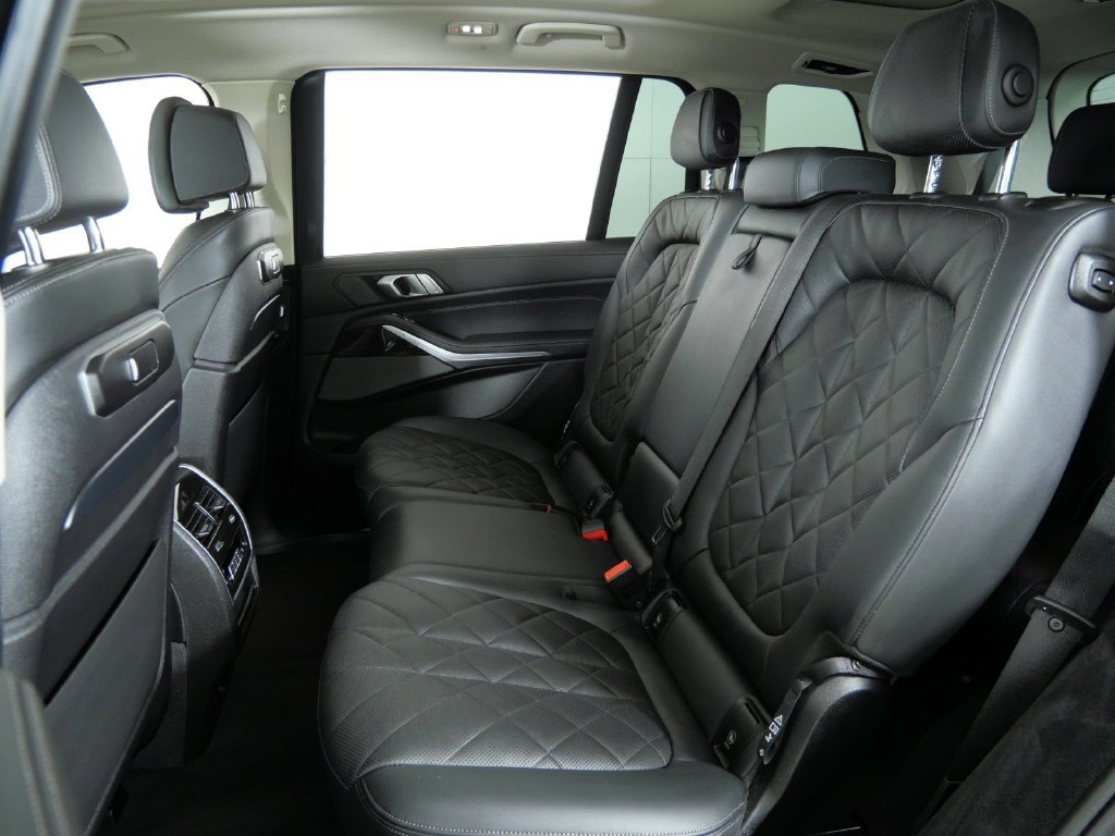 Thumbnail: 2024 BMW X7 - 41